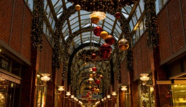 A Cautious Holiday Season And The New Wave Of AI Shopping Features
